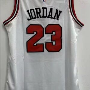 Michael Jordan Bulls #23 White Basketball Kids Jersey Youth Large 14/16